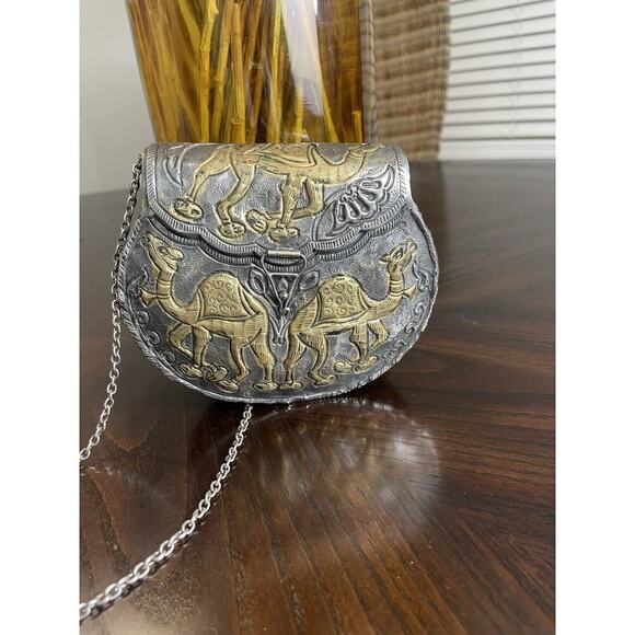 Lightweight handcrafted mid-century modern metal purse - Picture 5 of 10